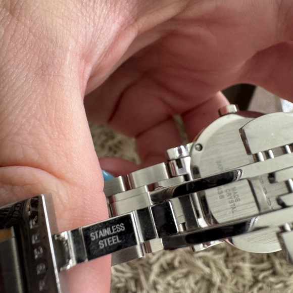 Burberry watch - Picture 4 of 7